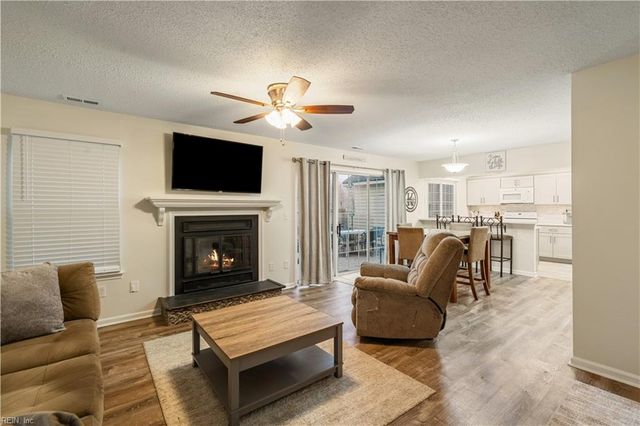 606 Oleander CIR, Virginia Beach, VA 23464