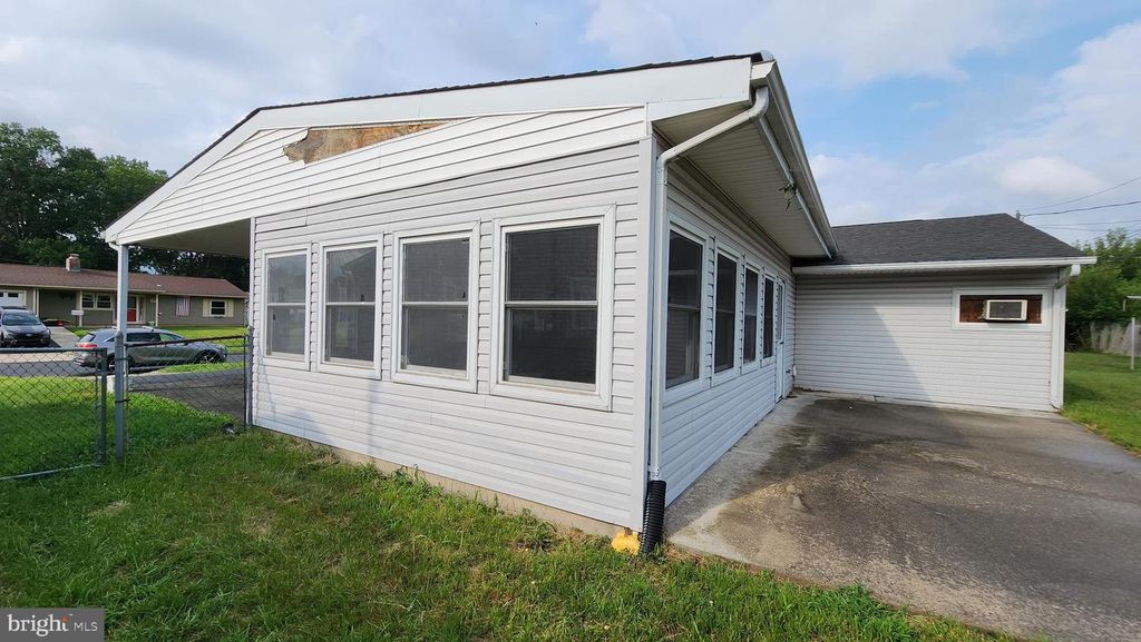 34 THALIABUSH LN, LEVITTOWN, PA 19054 — photo 4