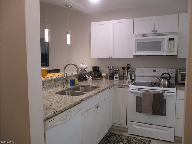 2684 KINGS LAKE BLVD # 203, Naples, FL 34112