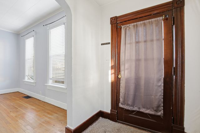 2115 W 4 Street, Davenport, IA 52802