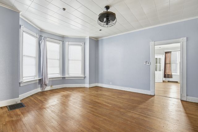 2115 W 4 Street, Davenport, IA 52802