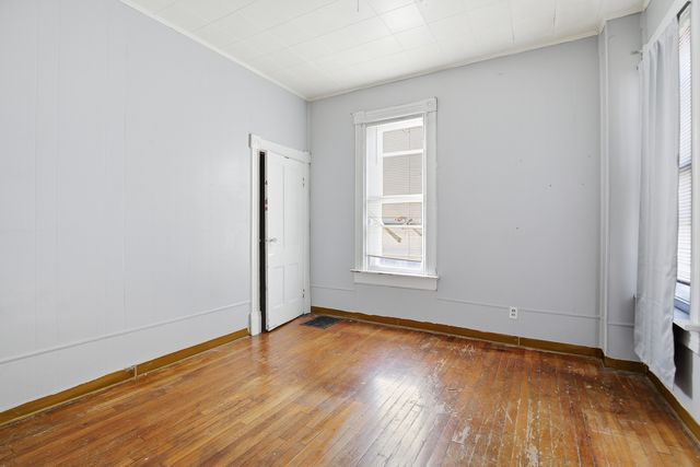 2115 W 4 Street, Davenport, IA 52802
