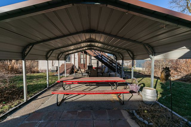 2115 W 4 Street, Davenport, IA 52802