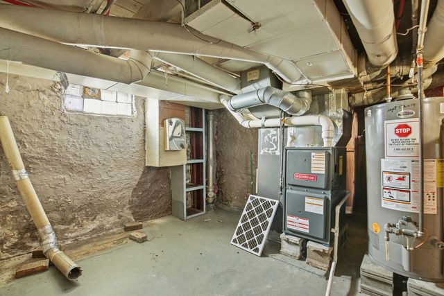 2115 W 4 Street, Davenport, IA 52802