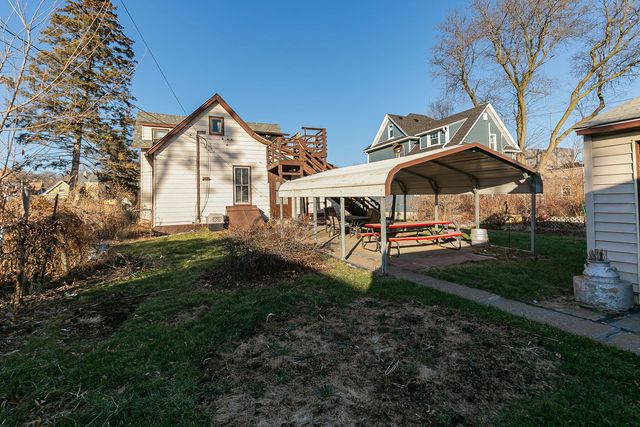 2115 W 4 Street, Davenport, IA 52802