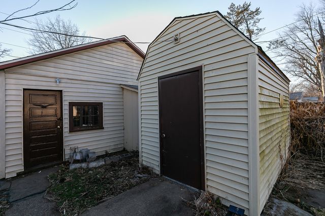 2115 W 4 Street, Davenport, IA 52802