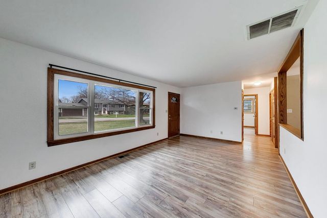 2917 VIRGINIA Avenue, Mchenry, IL 60050