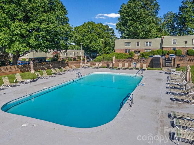 2600 Park Road C, Charlotte, NC 28209