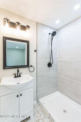 6 Eton Road, Toms River, NJ 08757