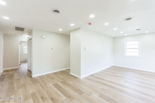 6 Eton Road, Toms River, NJ 08757