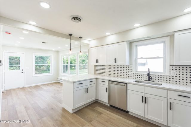 6 Eton Road, Toms River, NJ 08757