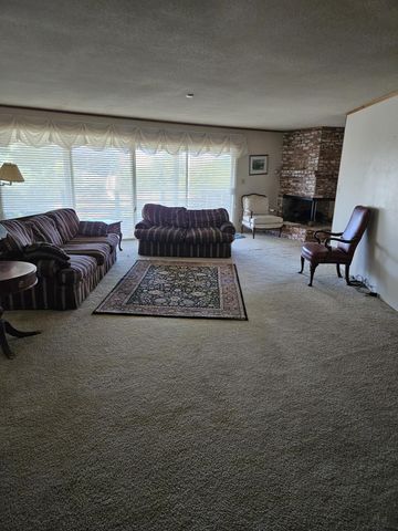 1431 Hillcrest Drive, Lindsay, CA 93247