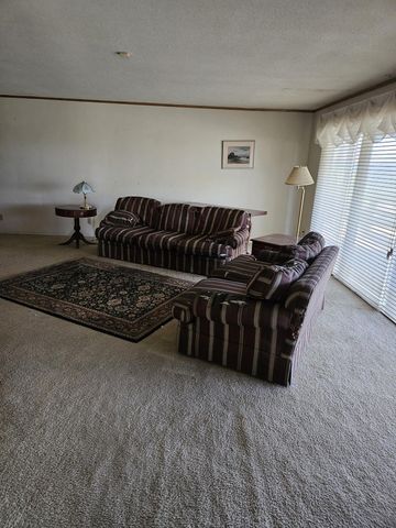 1431 Hillcrest Drive, Lindsay, CA 93247