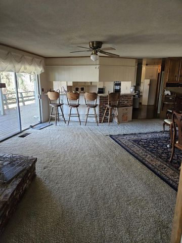 1431 Hillcrest Drive, Lindsay, CA 93247