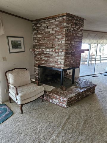 1431 Hillcrest Drive, Lindsay, CA 93247