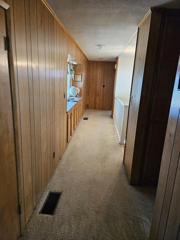 1431 Hillcrest Drive, Lindsay, CA 93247