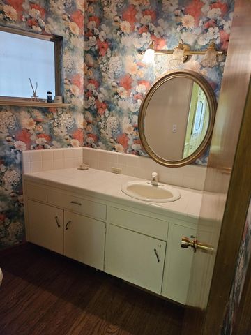 1431 Hillcrest Drive, Lindsay, CA 93247