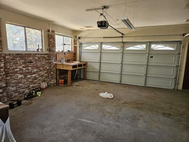 1431 Hillcrest Drive, Lindsay, CA 93247