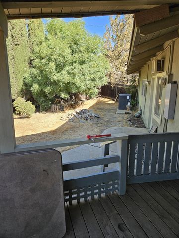 1431 Hillcrest Drive, Lindsay, CA 93247