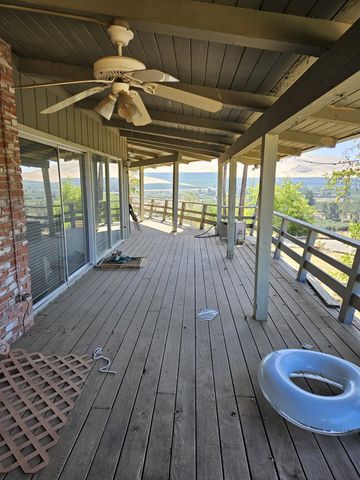 1431 Hillcrest Drive, Lindsay, CA 93247