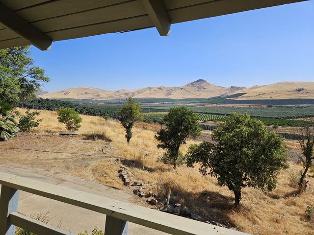 1431 Hillcrest Drive, Lindsay, CA 93247