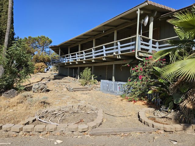 1431 Hillcrest Drive, Lindsay, CA 93247