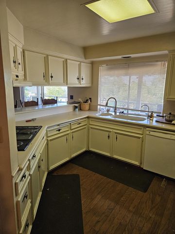 1431 Hillcrest Drive, Lindsay, CA 93247