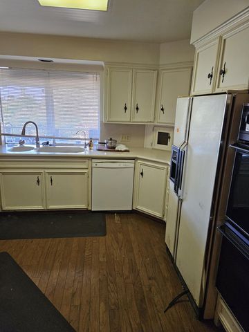 1431 Hillcrest Drive, Lindsay, CA 93247