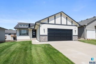 6745 W Viola Ct, Sioux Falls, SD 57107