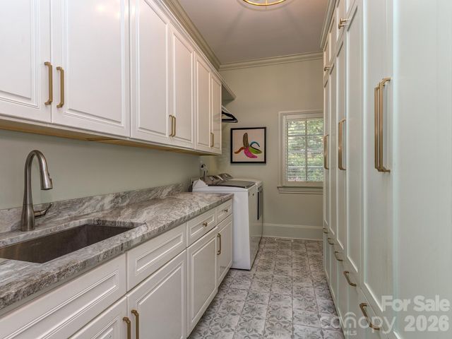 6528 Chipstead Lane, Charlotte, NC 28277