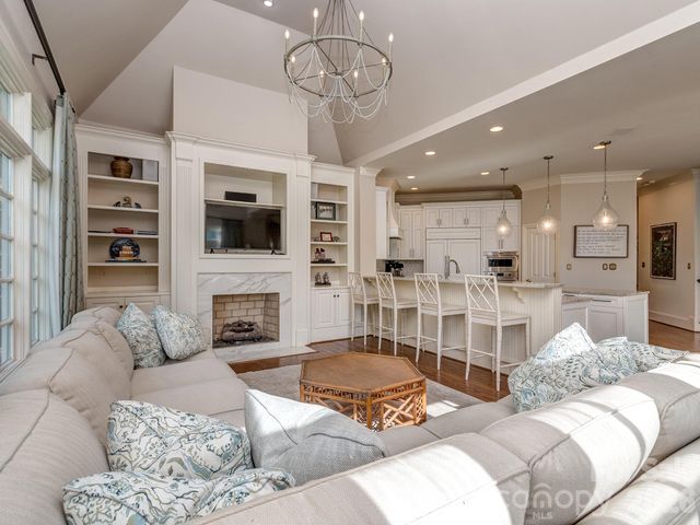 6528 Chipstead Lane, Charlotte, NC 28277