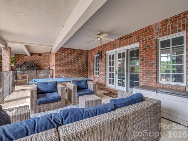 6528 Chipstead Lane, Charlotte, NC 28277