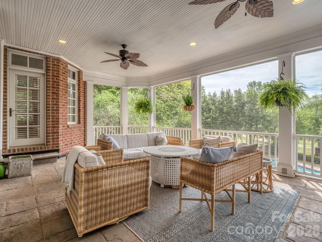 6528 Chipstead Lane, Charlotte, NC 28277