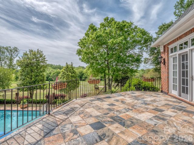 6528 Chipstead Lane, Charlotte, NC 28277
