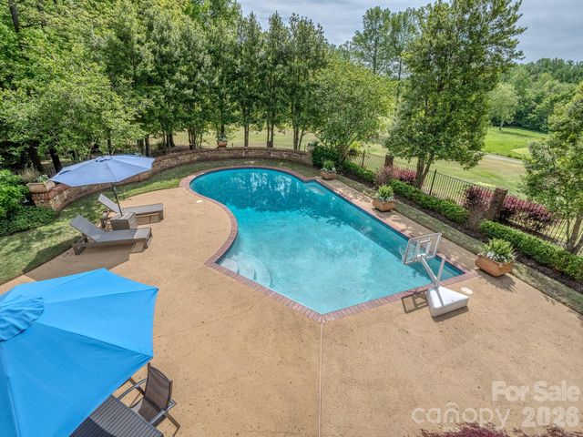 6528 Chipstead Lane, Charlotte, NC 28277