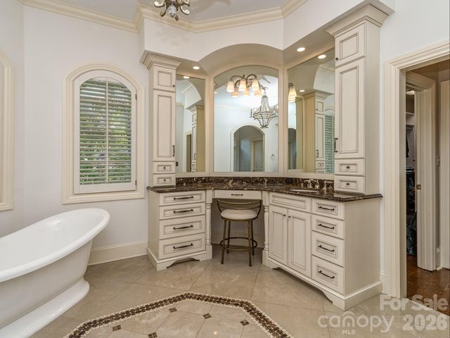 6528 Chipstead Lane, Charlotte, NC 28277