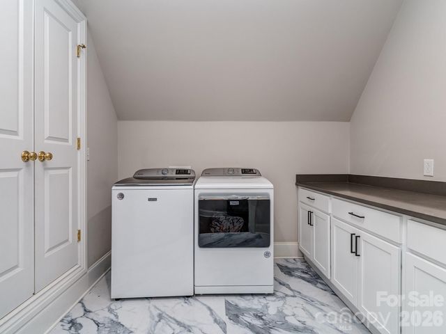 6528 Chipstead Lane, Charlotte, NC 28277