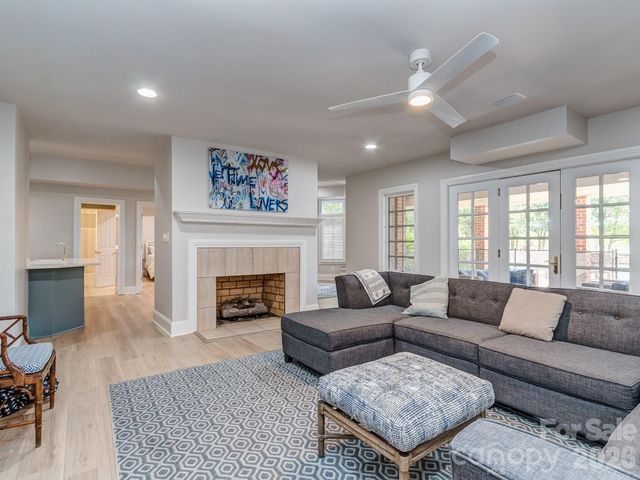 6528 Chipstead Lane, Charlotte, NC 28277