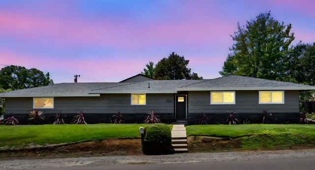 9100 La Serena Dr, Fair Oaks, CA 95628