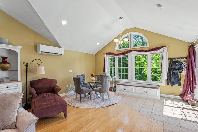 132 Barretts Hill Road, Hudson, NH 03061