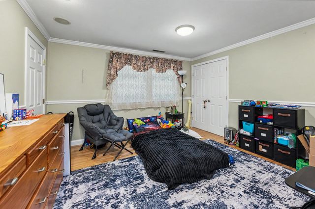 132 Barretts Hill Road, Hudson, NH 03061