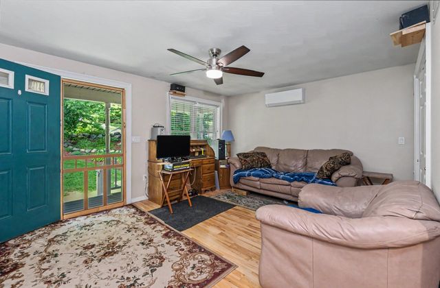 132 Barretts Hill Road, Hudson, NH 03061