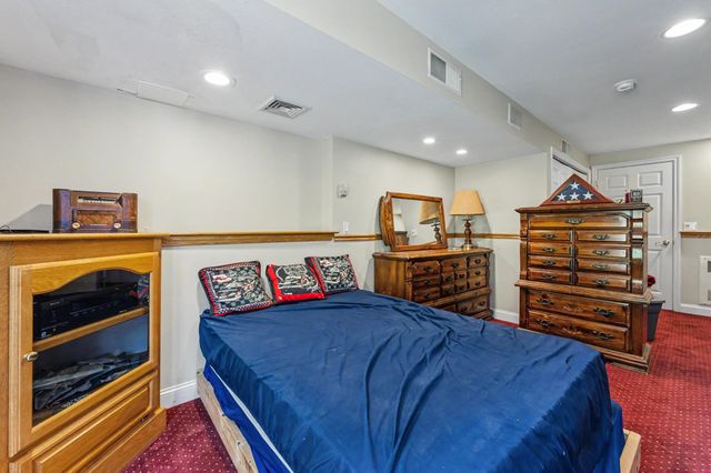 132 Barretts Hill Road, Hudson, NH 03061