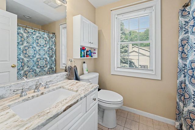 132 Barretts Hill Road, Hudson, NH 03061