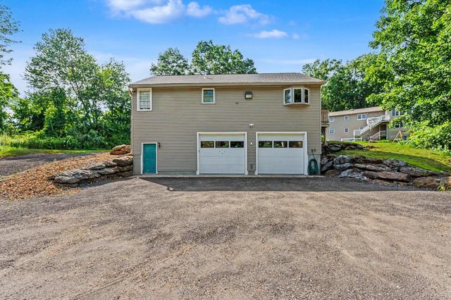 132 Barretts Hill Road, Hudson, NH 03061