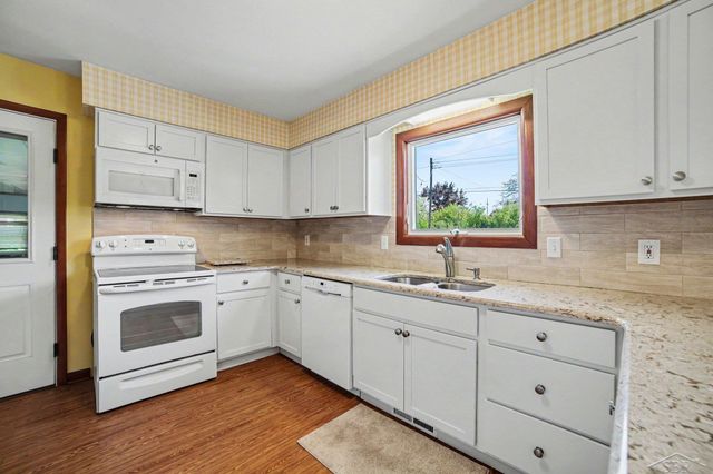 4273 S Wayside Drive, Saginaw, MI 48603