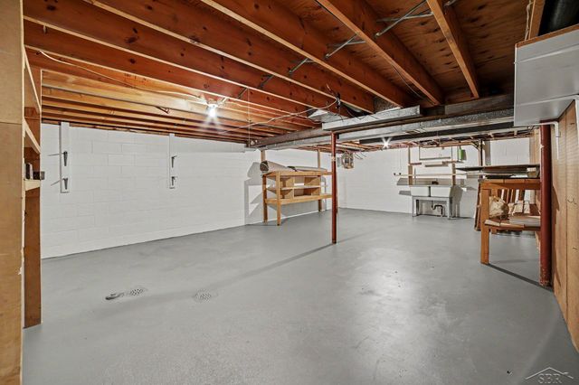 4273 S Wayside Drive, Saginaw, MI 48603