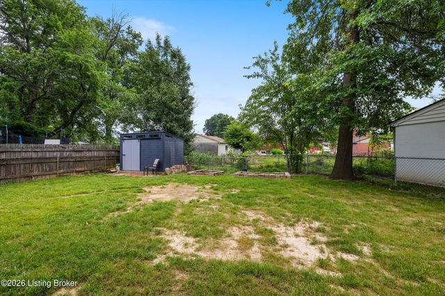 4313 Naneen Dr, Louisville, KY 40216