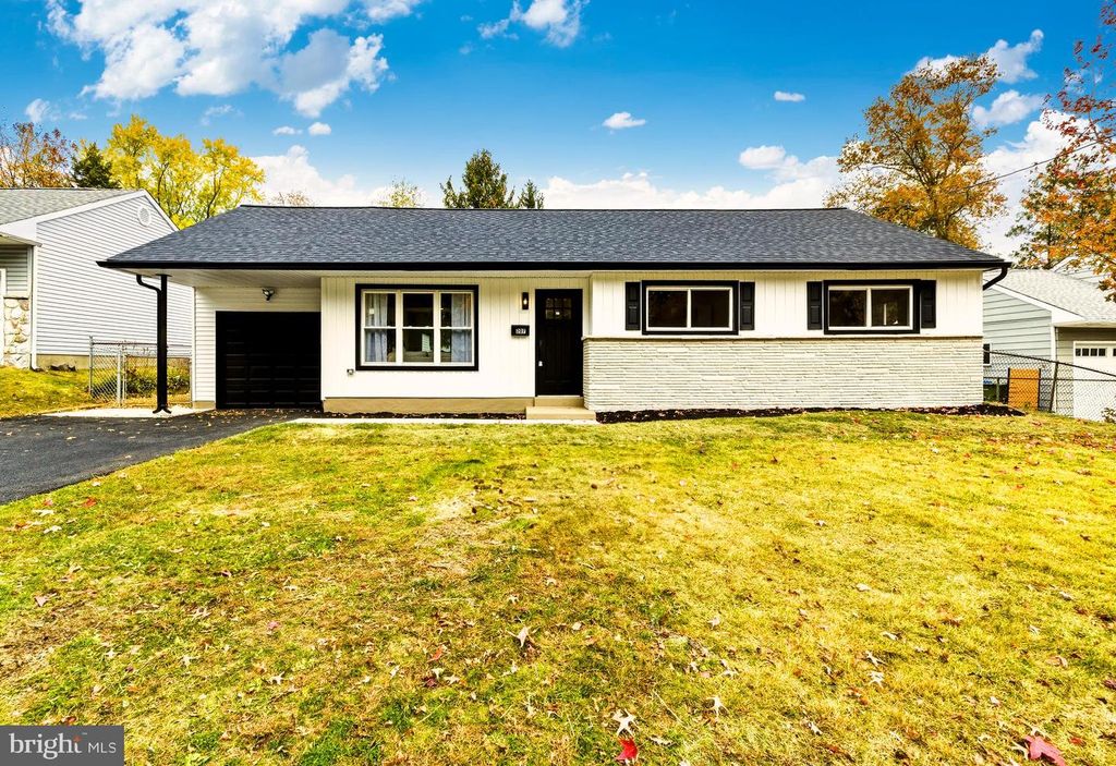 207 CHAPEL AVE E, Cherry Hill, NJ 08034