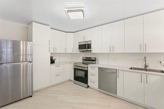 2500 Parkview Dr 1714, Hallandale Beach, FL 33009